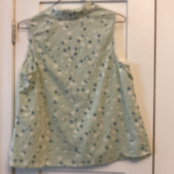 Cute ModCloth sleeveless blouse - Picture 4 of 5